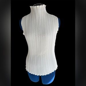 Women’s Elegant  Pleated Sleeveless Top